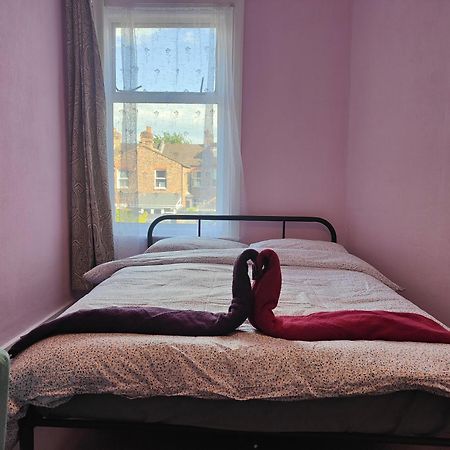 Charming Double Bed Retreat Hotel ลอนดอน ภายนอก รูปภาพ