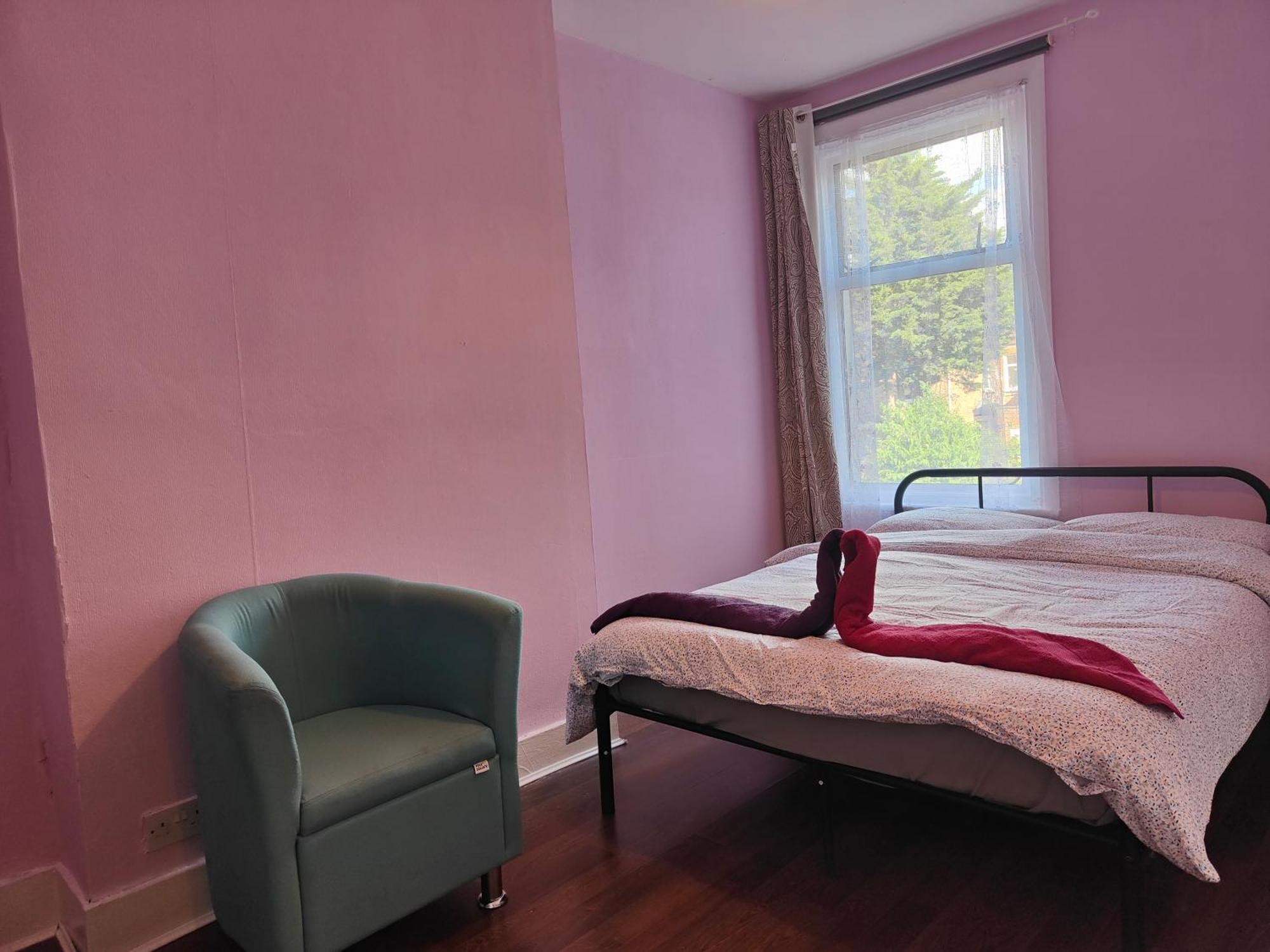 Charming Double Bed Retreat Hotel ลอนดอน ภายนอก รูปภาพ