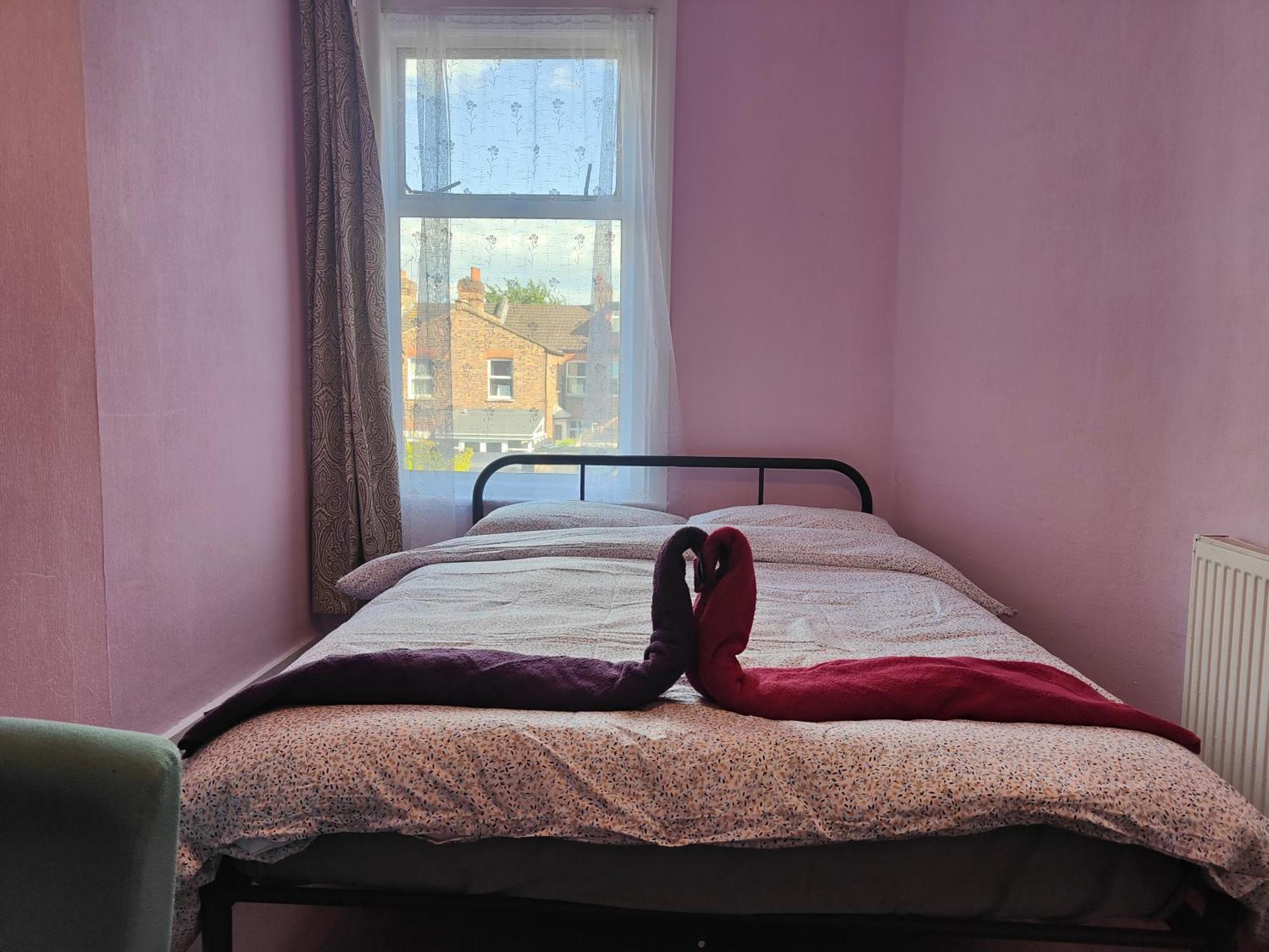 Charming Double Bed Retreat Hotel ลอนดอน ภายนอก รูปภาพ