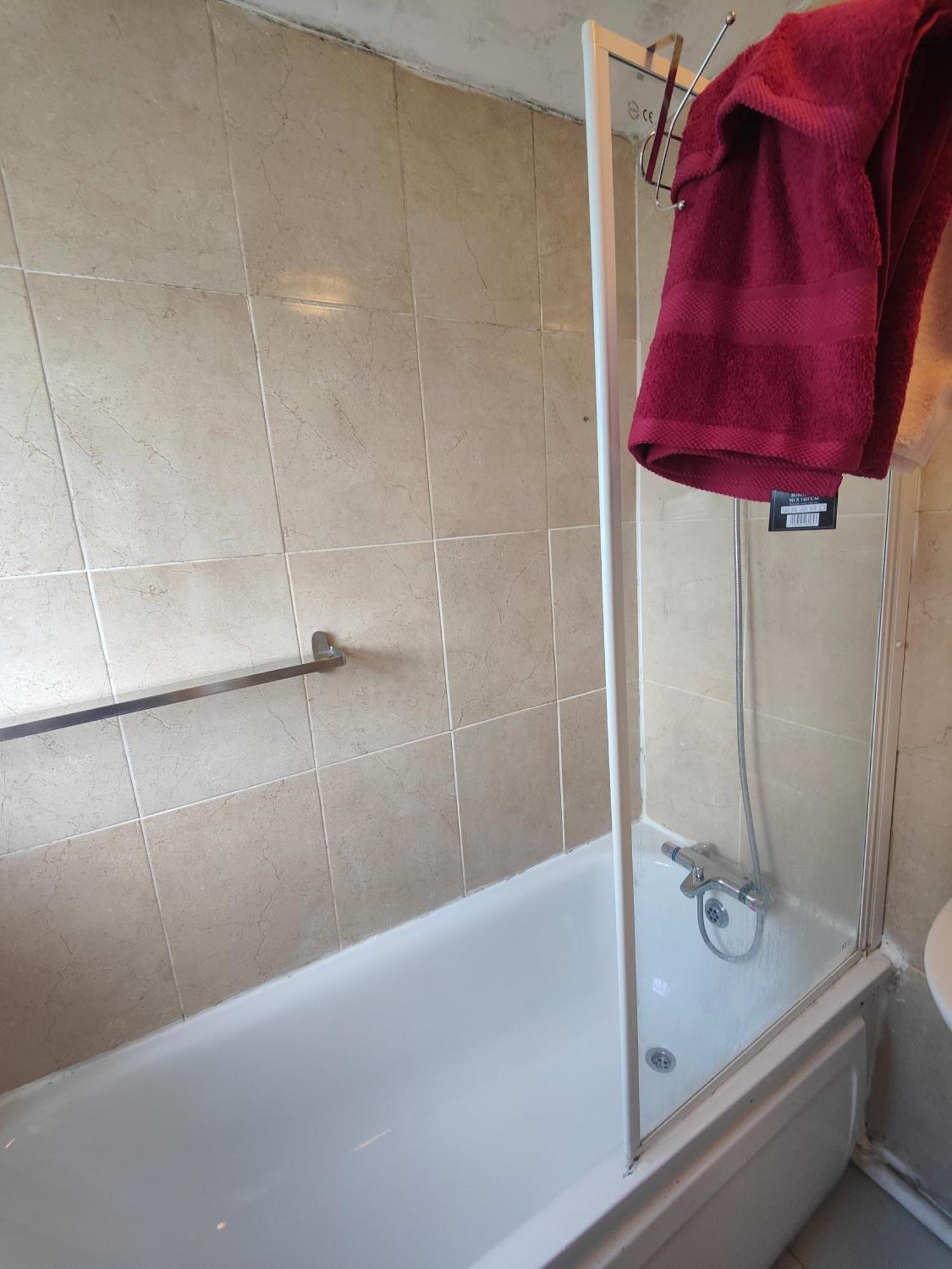 Charming Double Bed Retreat Hotel ลอนดอน ภายนอก รูปภาพ